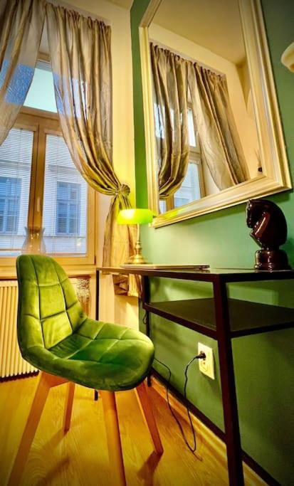 Elegant Apartment In Košice Esterno foto