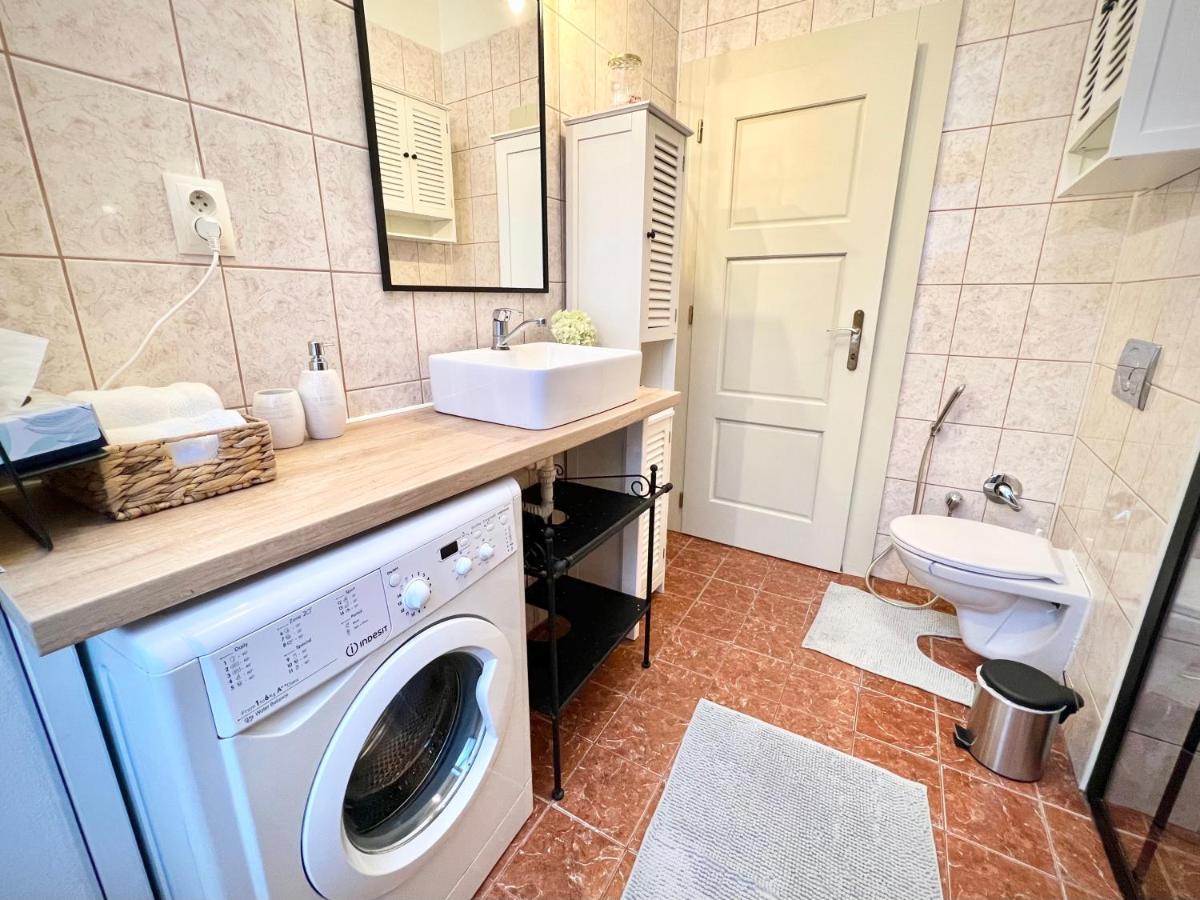 Elegant Apartment In Košice Esterno foto
